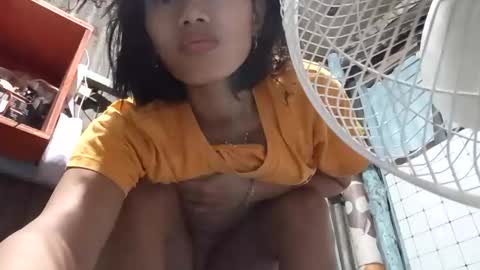 Snapshot of gorgeouspinay_babe chatting on 01.14.26 GorgeousPinay babe online show from 01.14.26