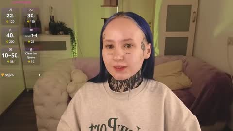Snapshot of goth_babydoll chatting on 01.01.25 Benny online show from 01.01.25