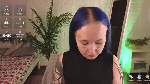 Snapshot of goth_babydoll chatting on 01.02.25 Benny online show from 01.02.25