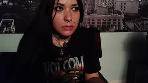 Snapshot of gothbaby305 chatting on 10.06.25 gothbaby305 online show from 10.06.25
