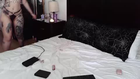 gothbaby305 online show from 04.22.26