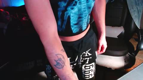 Kris online show from 11.28.25