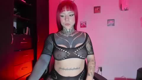 Snapshot of gothic9goddes chatting on 09.18.25 GG online show from 09.18.25