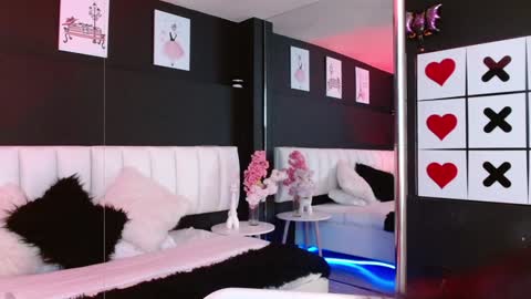 Meredith Alessandra online show from 01.23.25