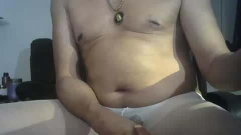 Snapshot of gr8peephole chatting on 12.19.25 gr8peephole online show from 12.19.25