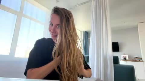Snapshot of gracieladismang chatting on 07.28.26 Emilia online show from 07.28.26
