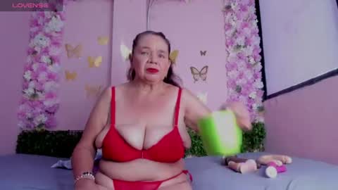 Snapshot of grandmother_milf chatting on 06.25.26 Mi Name is violeta online show from 06.25.26