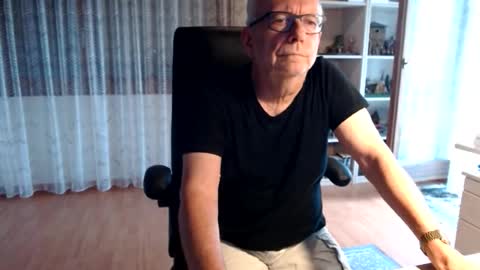 Snapshot of grandpach chatting on 06.03.26 grandpach online show from 06.03.26