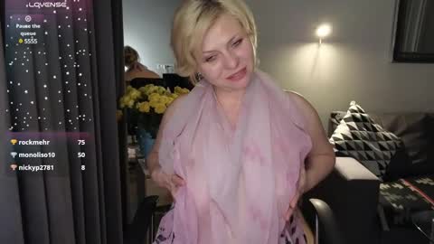 Snapshot of gray_swann chatting on 02.17.25 Ray online show from 02.17.25