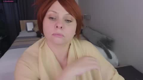 Snapshot of gray_swann chatting on 11.19.25 Ray online show from 11.19.25