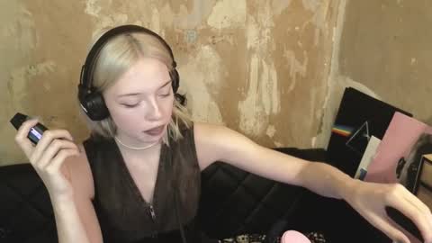 Snapshot of graylovescookies chatting on 12.07.24 graylovescookies online show from 12.07.24