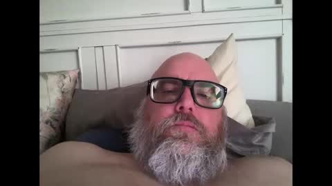 Snapshot of graymosquito chatting on 09.22.25 graymosquito online show from 09.22.25