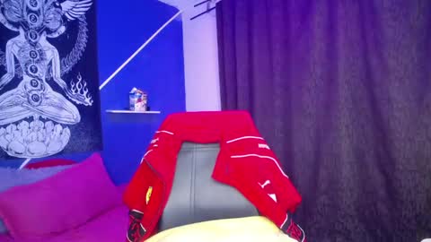 Snapshot of greeicy_love2 chatting on 02.04.25 greeicy_love2 online show from 02.04.25