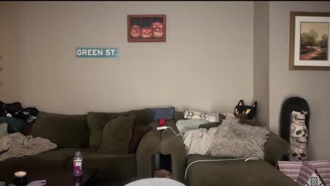 Snapshot of greenxxxqueen chatting on 01.26.25 SexQueen Nikki online show from 01.26.25