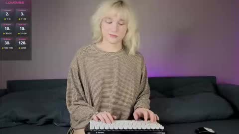 Greg-independent model online show from 11.13.25