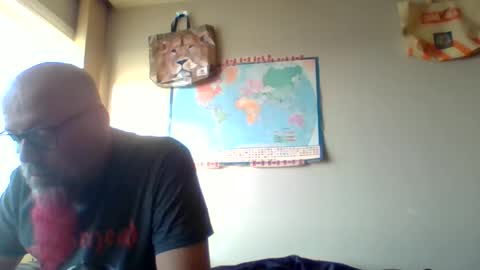 Snapshot of gregrev chatting on 05.06.26 gregrev online show from 05.06.26