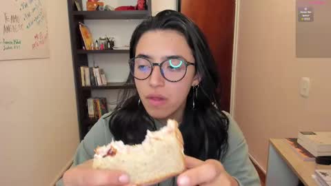 Snapshot of gretagat chatting on 09.22.25 Greta online show from 09.22.25