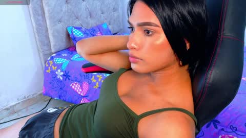 Snapshot of greys02 chatting on 04.08.26 greys02 online show from 04.08.26