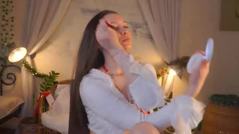 Gwen online show from 12.22.25