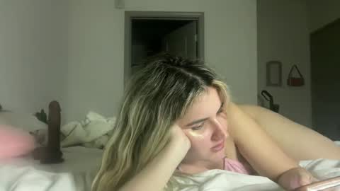 Snapshot of grrlgod chatting on 12.03.24 grrlgod online show from 12.03.24