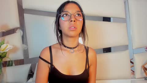 Snapshot of grupojade chatting on 02.03.25 grupojade online show from 02.03.25