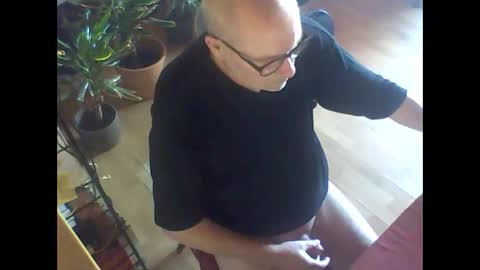 Snapshot of gssikstyfor chatting on 09.28.25 Guido online show from 09.28.25