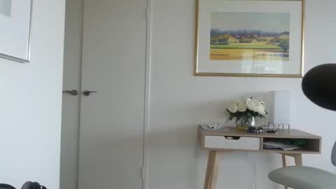 gstring_aussie_phil online show from 02.18.26