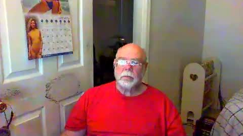 Snapshot of gtnolder60 chatting on 01.10.25 Gary online show from 01.10.25