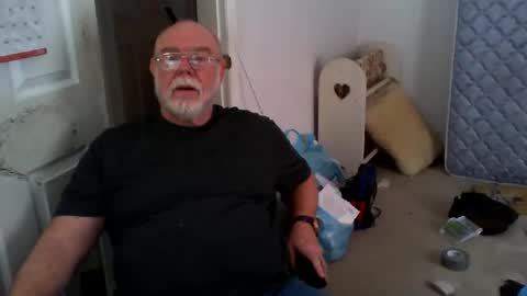 Snapshot of gtnolder60 chatting on 03.09.25 Gary online show from 03.09.25