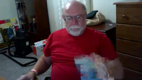 Snapshot of gtnolder60 chatting on 09.28.25 Gary online show from 09.28.25