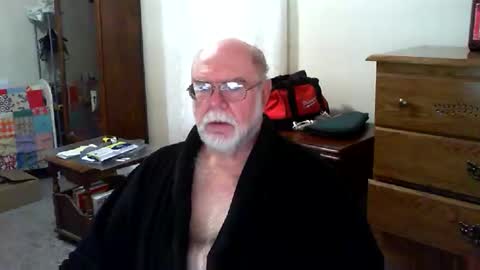 Snapshot of gtnolder60 chatting on 11.26.25 Gary online show from 11.26.25