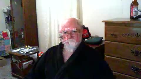 Snapshot of gtnolder60 chatting on 11.28.25 Gary online show from 11.28.25