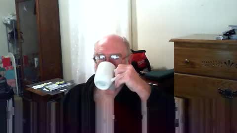 Snapshot of gtnolder60 chatting on 01.06.26 Gary online show from 01.06.26