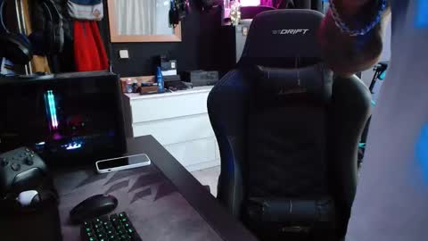 Guayaco  online show from 11.17.25