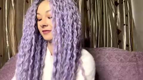 Snapshot of gudrunmitter chatting on 03.11.26 Kira online show from 03.11.26