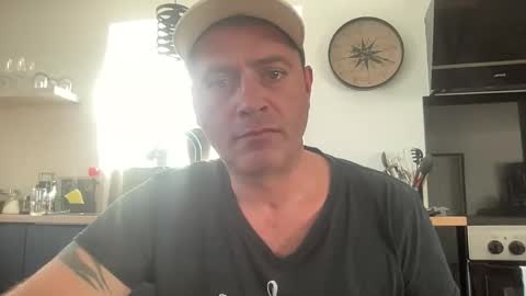 guil0 online show from 10.04.25