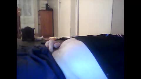 Snapshot of guizmeau72 chatting on 10.19.25 guizmeau72 online show from 10.19.25