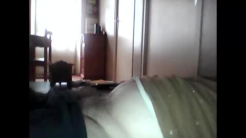 Snapshot of guizmeau72 chatting on 10.29.25 guizmeau72 online show from 10.29.25