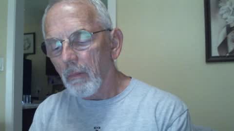 Snapshot of gulfcoast1952 chatting on 12.14.24 Roy online show from 12.14.24