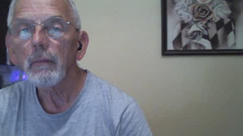 Snapshot of gulfcoast1952 chatting on 12.16.24 Roy online show from 12.16.24