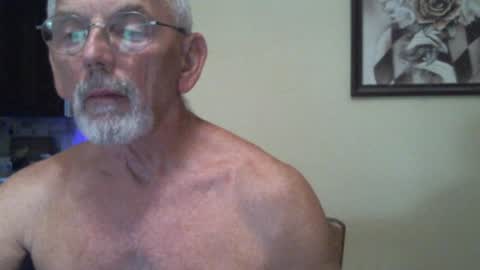 Snapshot of gulfcoast1952 chatting on 12.22.24 Roy online show from 12.22.24