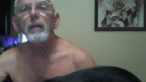 Snapshot of gulfcoast1952 chatting on 01.02.25 Roy online show from 01.02.25