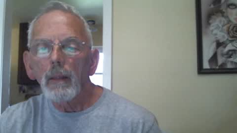 Snapshot of gulfcoast1952 chatting on 01.06.25 Roy online show from 01.06.25