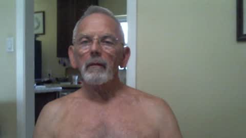 Snapshot of gulfcoast1952 chatting on 01.15.25 Roy online show from 01.15.25