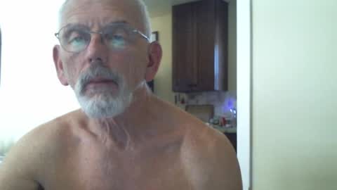 Snapshot of gulfcoast1952 chatting on 01.22.25 Roy online show from 01.22.25