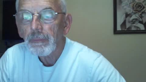 Snapshot of gulfcoast1952 chatting on 01.27.25 Roy online show from 01.27.25