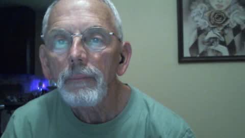 Snapshot of gulfcoast1952 chatting on 01.29.25 Roy online show from 01.29.25