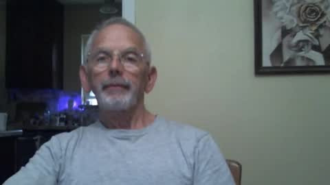 Snapshot of gulfcoast1952 chatting on 02.11.25 Roy online show from 02.11.25
