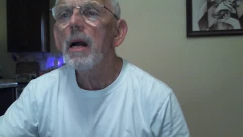 Snapshot of gulfcoast1952 chatting on 02.15.25 Roy online show from 02.15.25