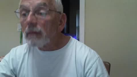 Snapshot of gulfcoast1952 chatting on 02.16.25 Roy online show from 02.16.25